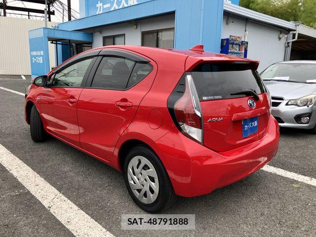 Toyota AQUA 2016-03 7325663-3