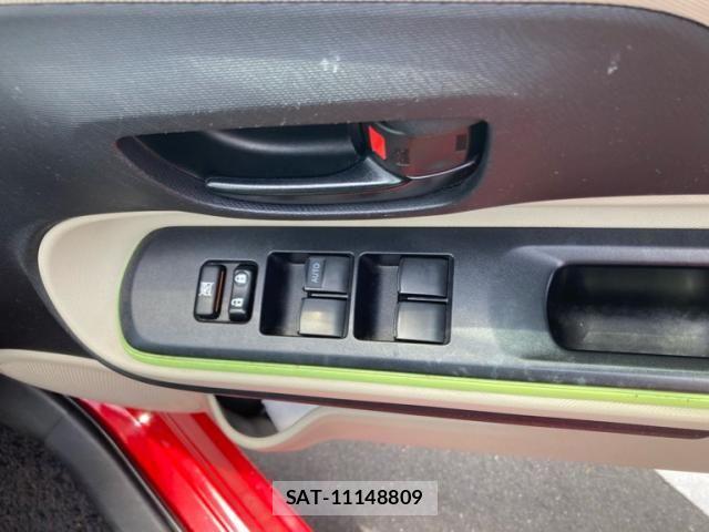 Toyota AQUA 2012-10 7325674-11