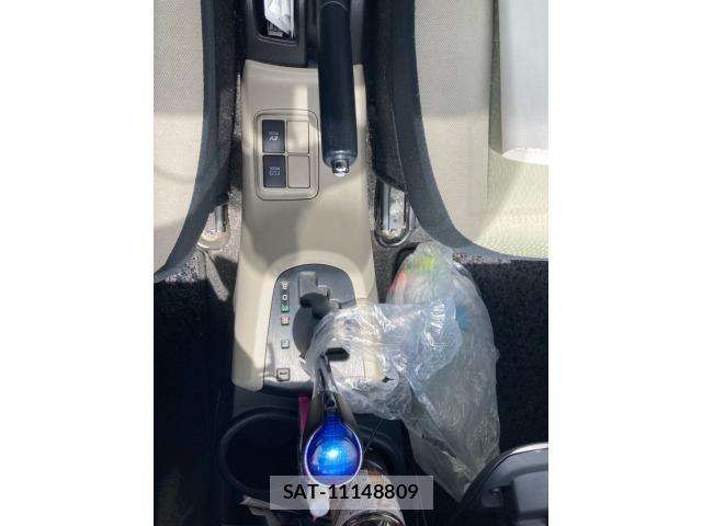 Toyota AQUA 2012-10 7325674-17