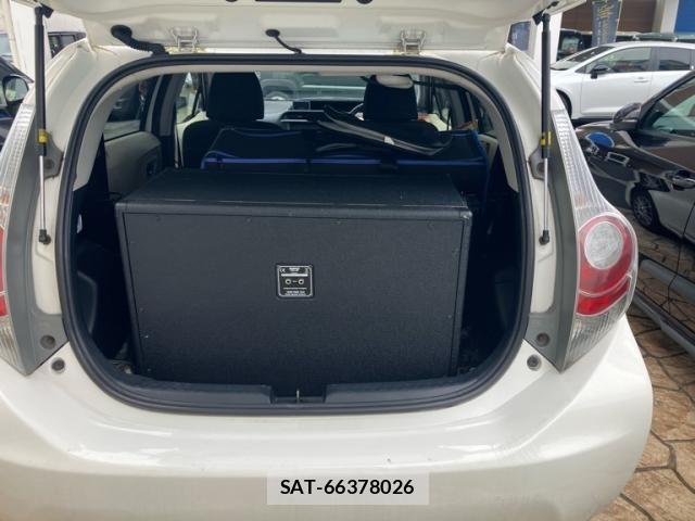 Toyota AQUA 2012-07 7325676-10