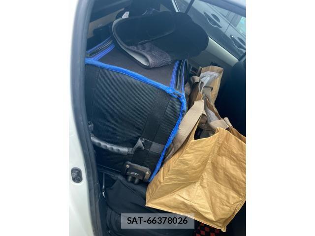 Toyota AQUA 2012-07 7325676-14