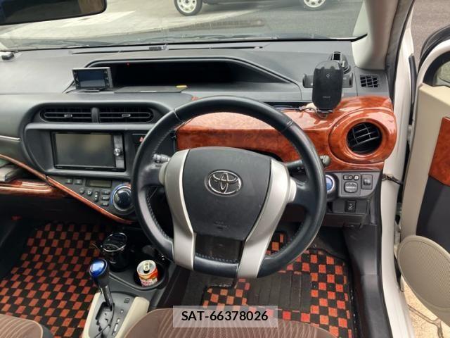 Toyota AQUA 2012-07 7325676-17