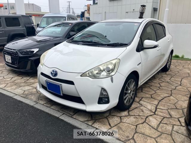 Toyota AQUA 2012-07 7325676-1