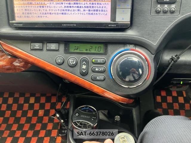 Toyota AQUA 2012-07 7325676-22