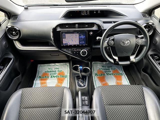 Toyota AQUA 2019-05 7325622-1