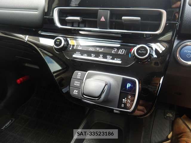 Toyota AQUA 2023-05 7325611-12