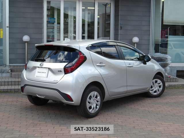 Toyota AQUA 2023-05 7325611-1