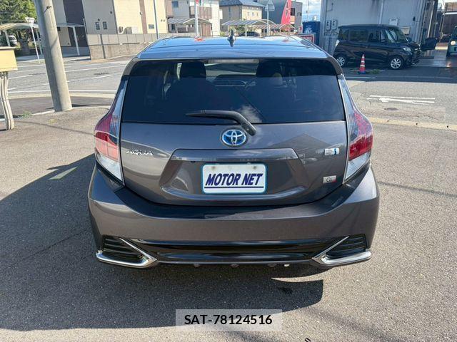 Toyota AQUA 2017-02 7325645-17