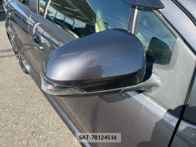Toyota AQUA 2017-02 7325645-21