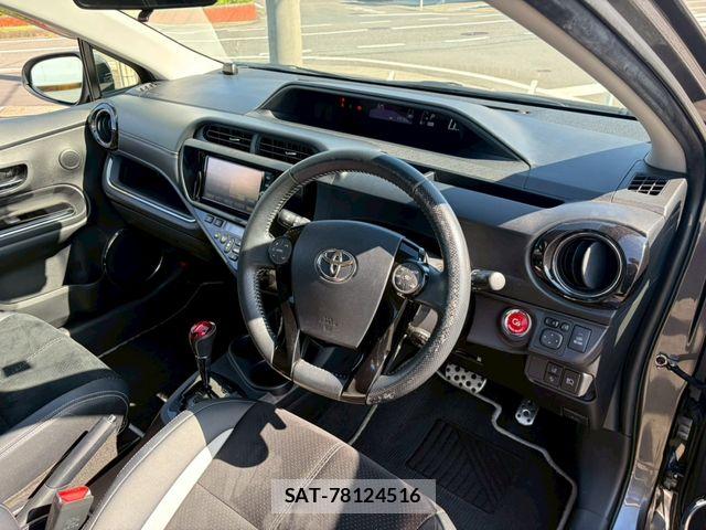 Toyota AQUA 2017-02 7325645-24