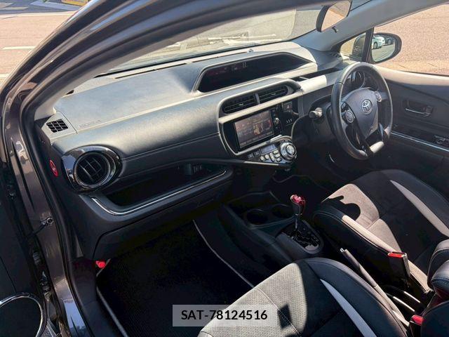 Toyota AQUA 2017-02 7325645-2
