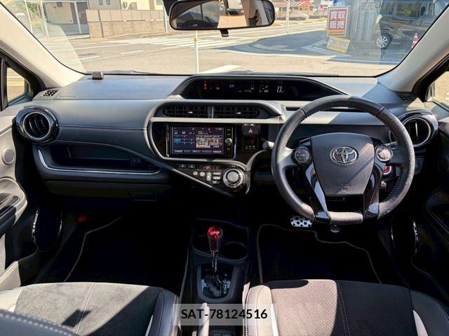 Toyota AQUA 2017-02 7325645-6