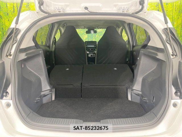 Toyota AQUA 2021-11 7325620-9
