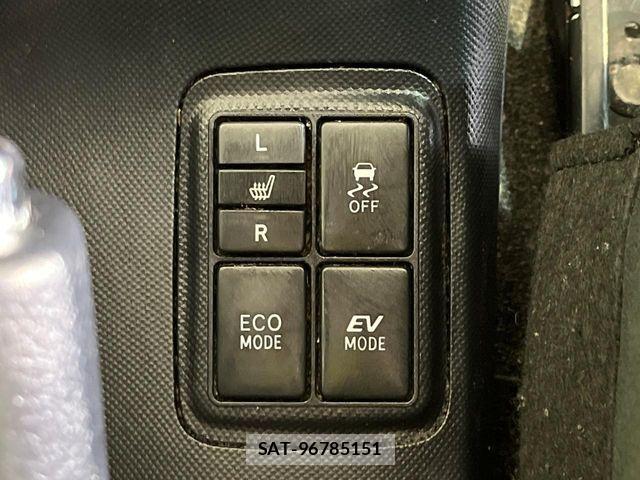 Toyota AQUA 2015-05 7325647-6