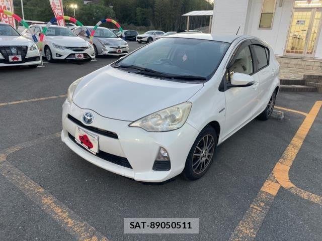 Toyota AQUA 2012-04 7356812-0