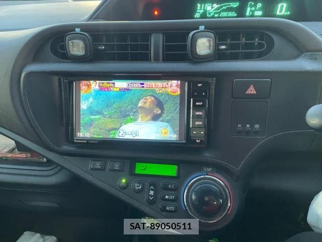 Toyota AQUA 2012-04 7356812-6