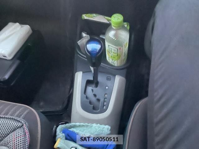Toyota AQUA 2012-04 7356812-7