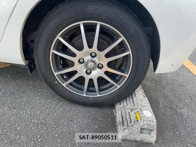 Toyota AQUA 2012-04 7356812-8