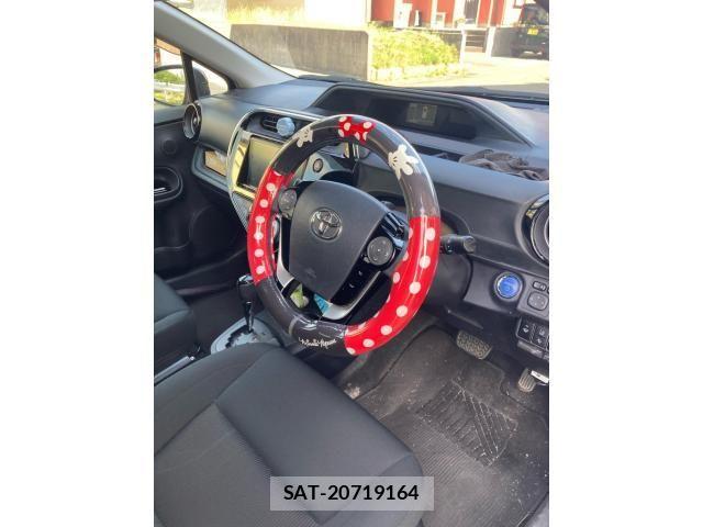 Toyota AQUA 2018-03 7356810-9