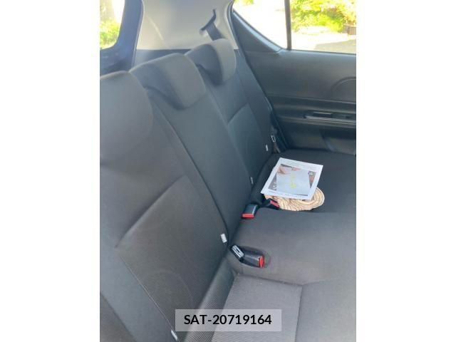 Toyota AQUA 2018-03 7356810-12