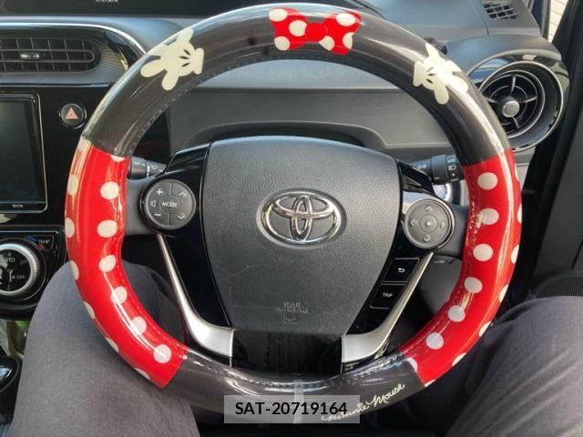 Toyota AQUA 2018-03 7356810-15