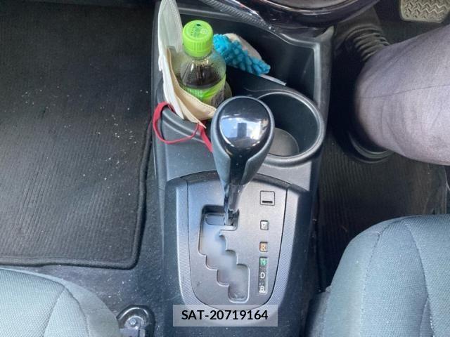 Toyota AQUA 2018-03 7356810-19