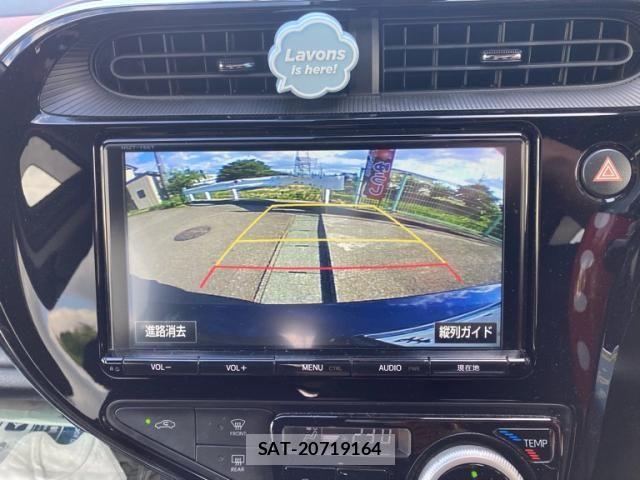 Toyota AQUA 2018-03 7356810-21