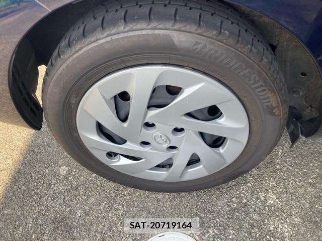 Toyota AQUA 2018-03 7356810-3