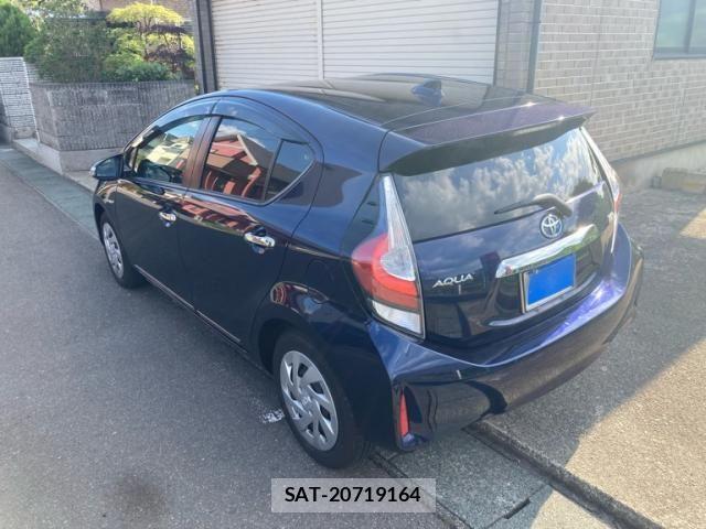 Toyota AQUA 2018-03 7356810-5