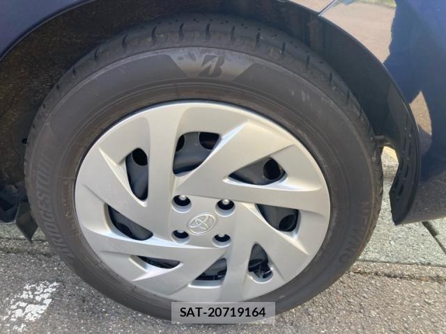Toyota AQUA 2018-03 7356810-6