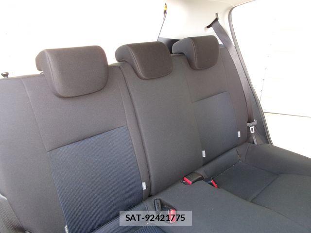 Toyota AQUA 2017-06 7356807-9