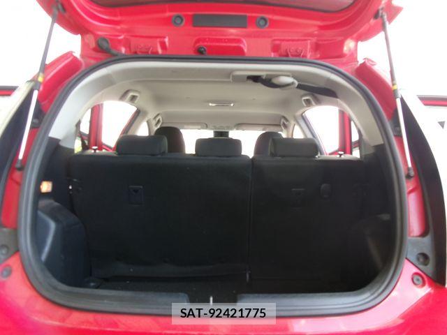 Toyota AQUA 2017-06 7356807-11