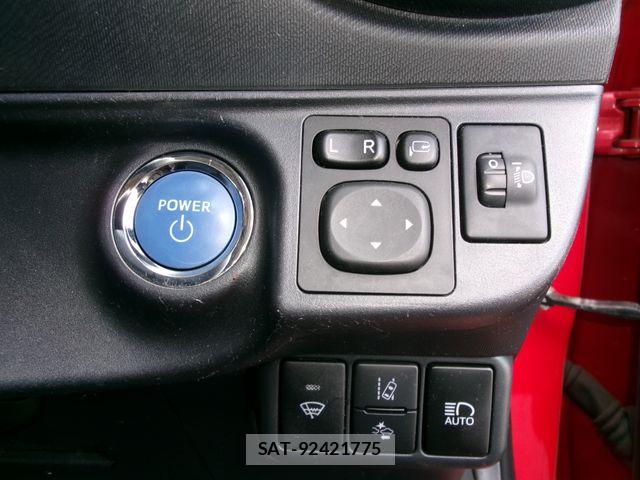 Toyota AQUA 2017-06 7356807-13