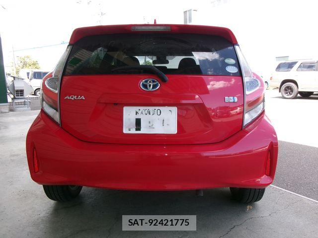 Toyota AQUA 2017-06 7356807-3
