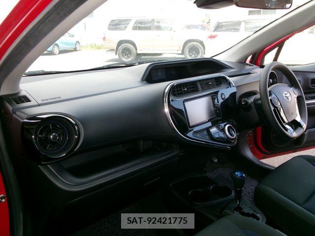 Toyota AQUA 2017-06 7356807-5
