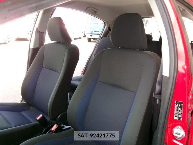 Toyota AQUA 2017-06 7356807-8
