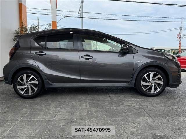 Toyota AQUA 2019-07 7356790-10