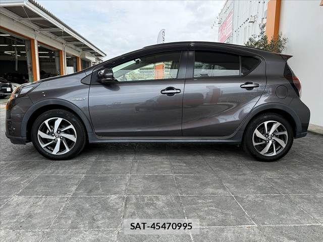Toyota AQUA 2019-07 7356790-11