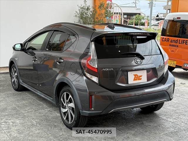 Toyota AQUA 2019-07 7356790-12