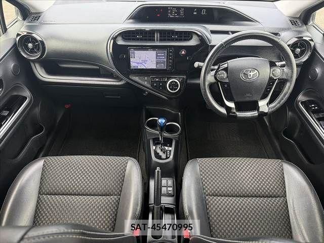 Toyota AQUA 2019-07 7356790-1