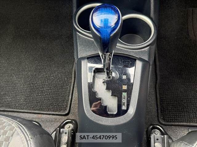 Toyota AQUA 2019-07 7356790-25