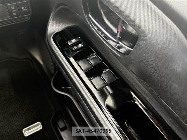 Toyota AQUA 2019-07 7356790-29