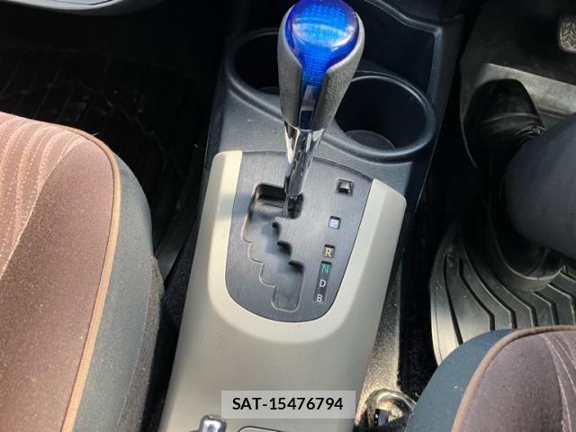 Toyota AQUA 2012-05 7356815-14