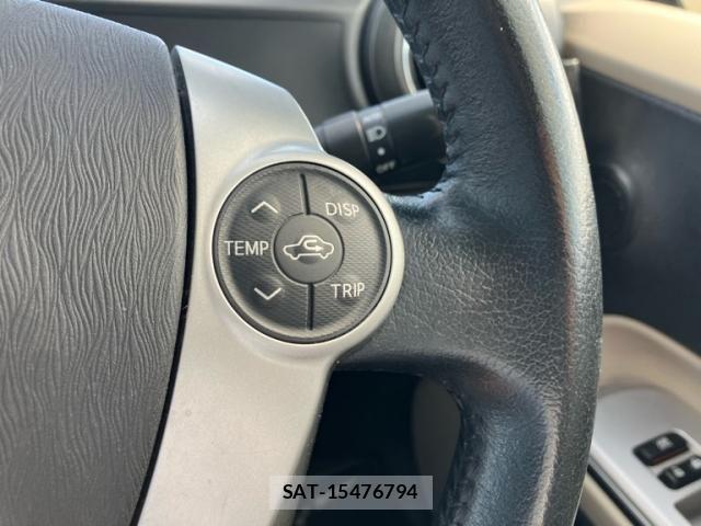 Toyota AQUA 2012-05 7356815-17