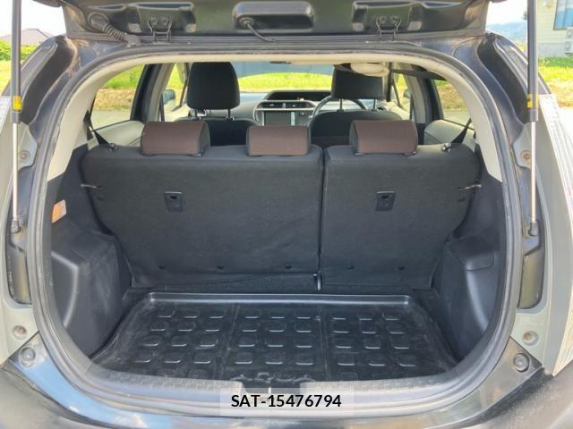 Toyota AQUA 2012-05 7356815-22