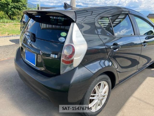 Toyota AQUA 2012-05 7356815-3