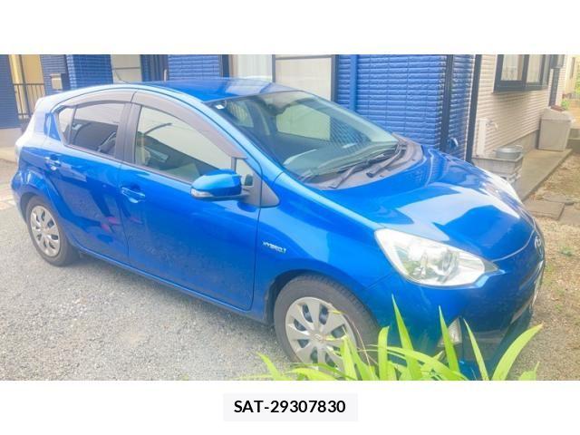 Toyota AQUA 2014-01 7356814-0