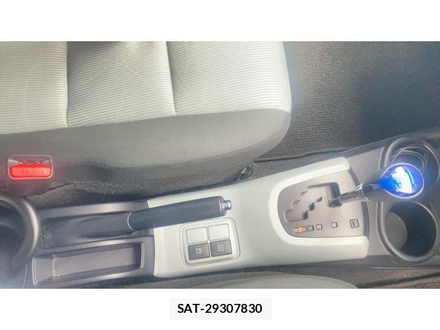 Toyota AQUA 2014-01 7356814-11