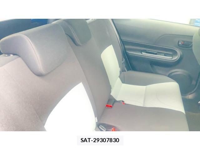 Toyota AQUA 2014-01 7356814-13