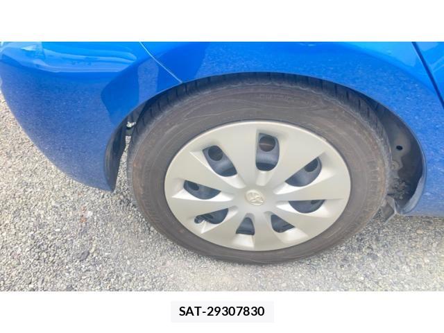 Toyota AQUA 2014-01 7356814-18